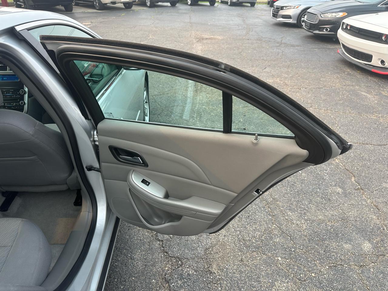 Chevrolet Malibu 4dr Sdn LS w/1LS 2014