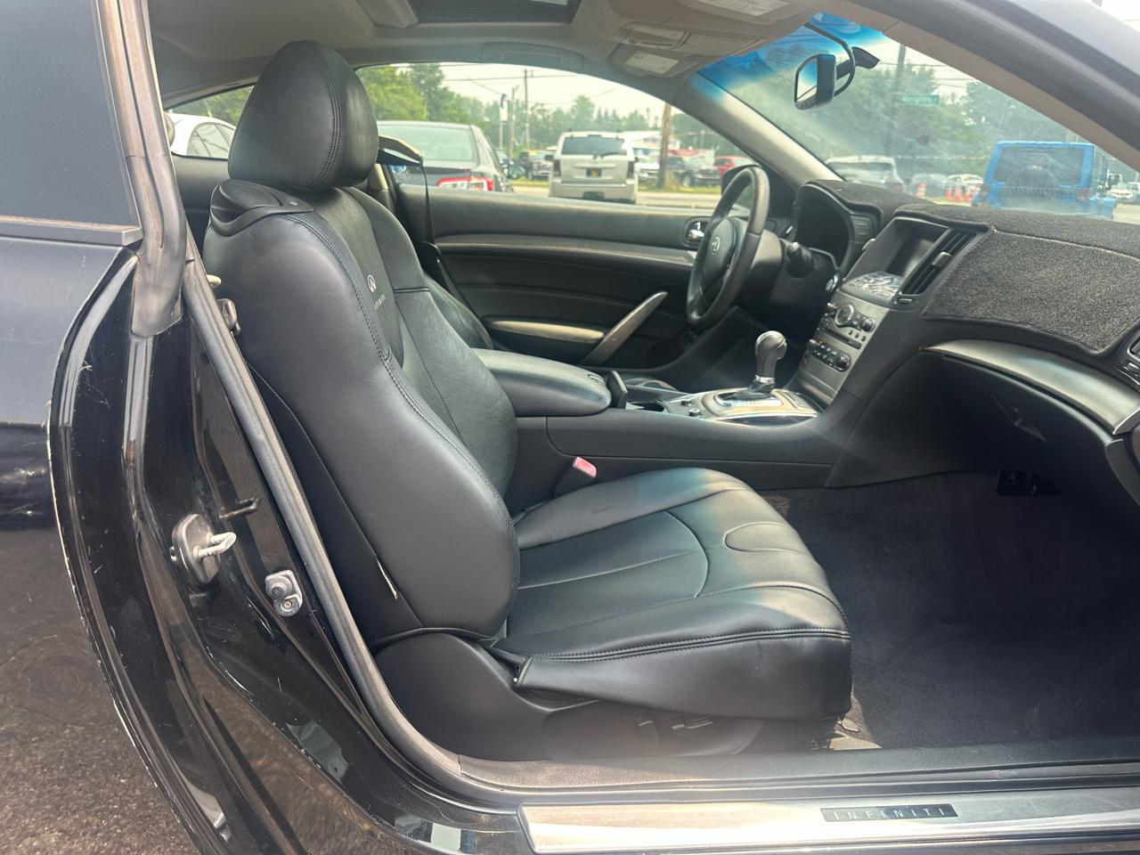 Infiniti G37 Coupe 2dr Journey RWD 2010