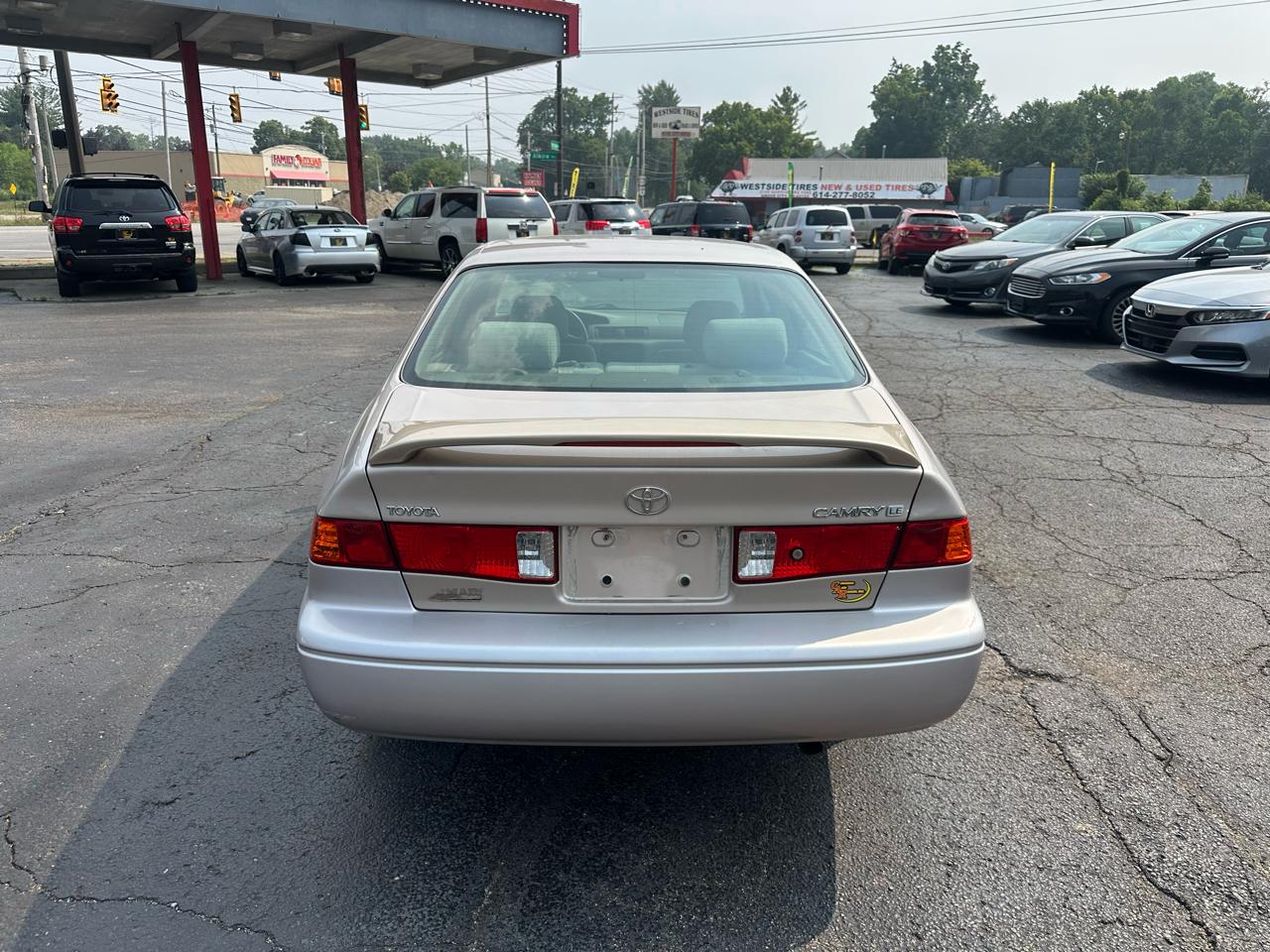 Toyota Camry 4dr Sdn XLE Auto (Natl) 2001