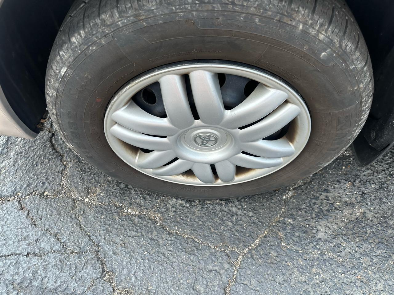 Toyota Camry 4dr Sdn XLE Auto (Natl) 2001