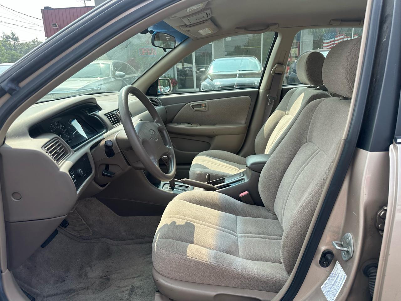 Toyota Camry 4dr Sdn XLE Auto (Natl) 2001