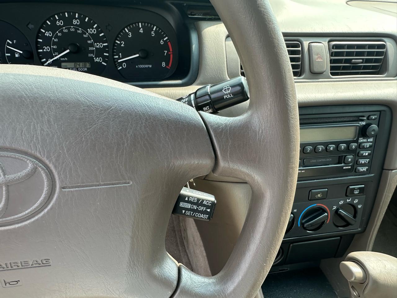Toyota Camry 4dr Sdn XLE Auto (Natl) 2001
