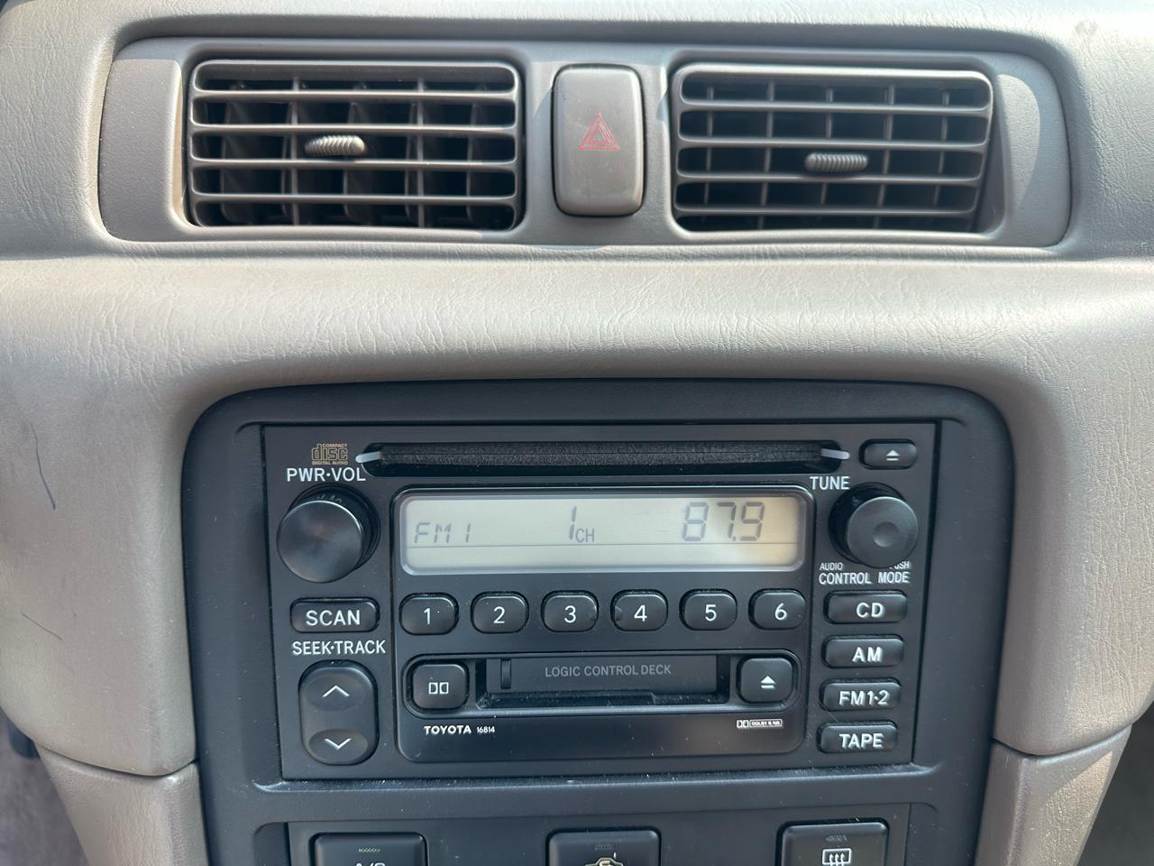 Toyota Camry 4dr Sdn XLE Auto (Natl) 2001