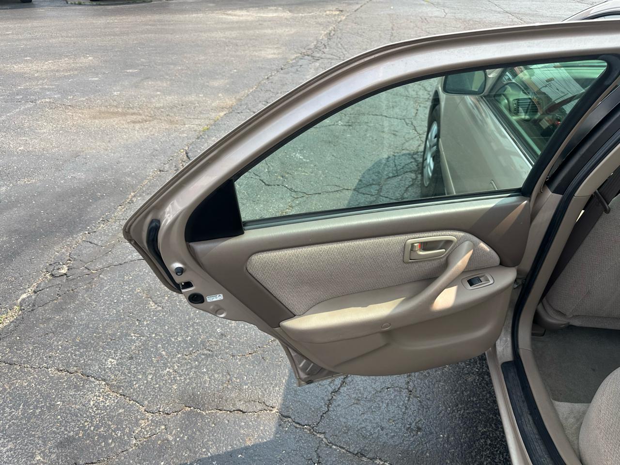 Toyota Camry 4dr Sdn XLE Auto (Natl) 2001