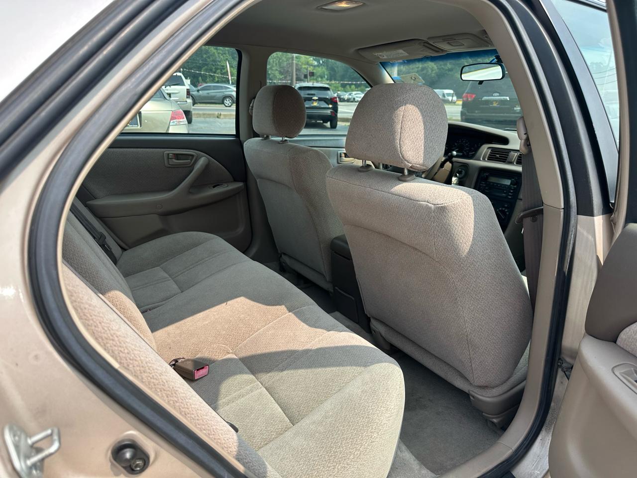 Toyota Camry 4dr Sdn XLE Auto (Natl) 2001