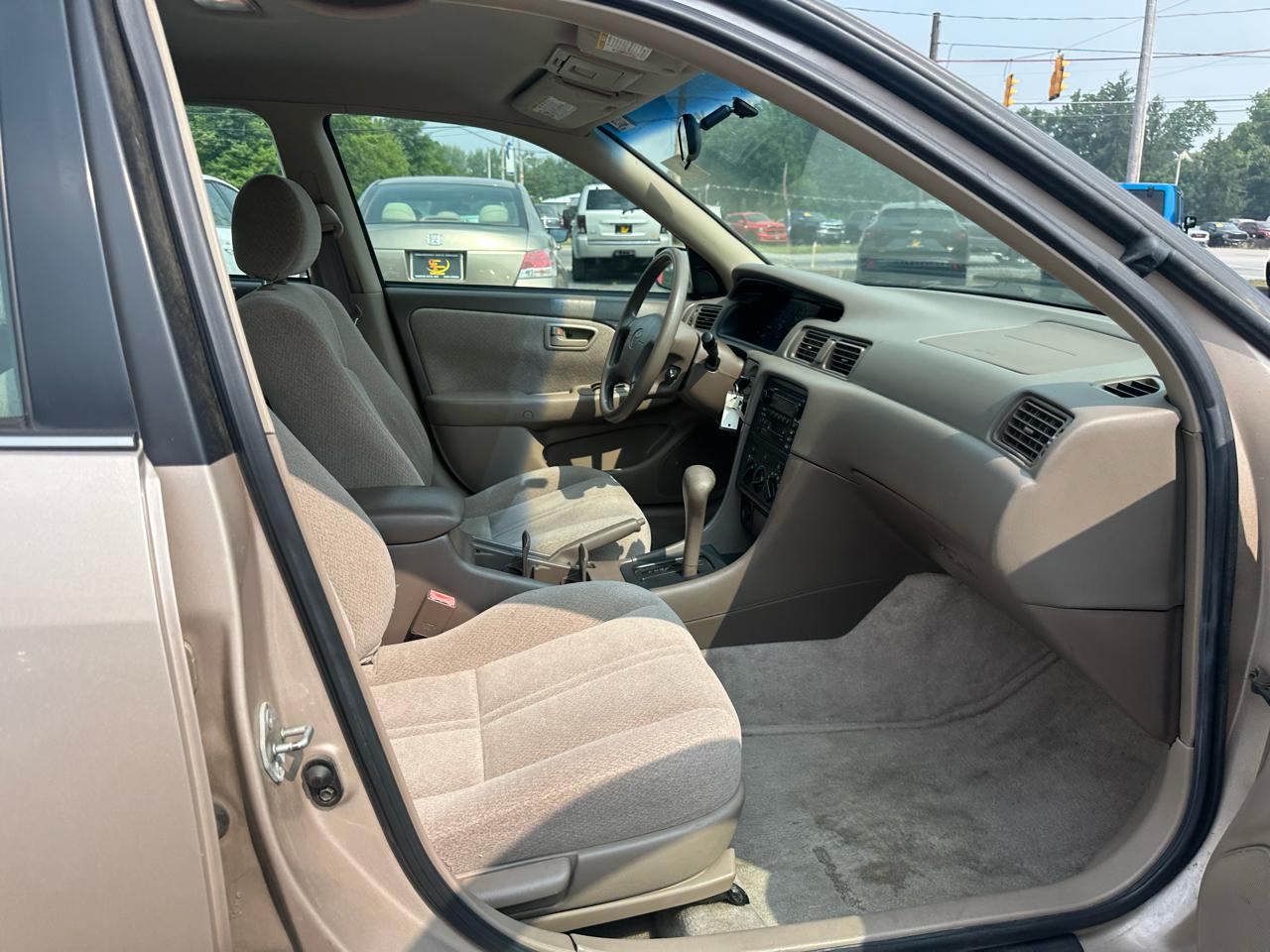 Toyota Camry 4dr Sdn XLE Auto (Natl) 2001