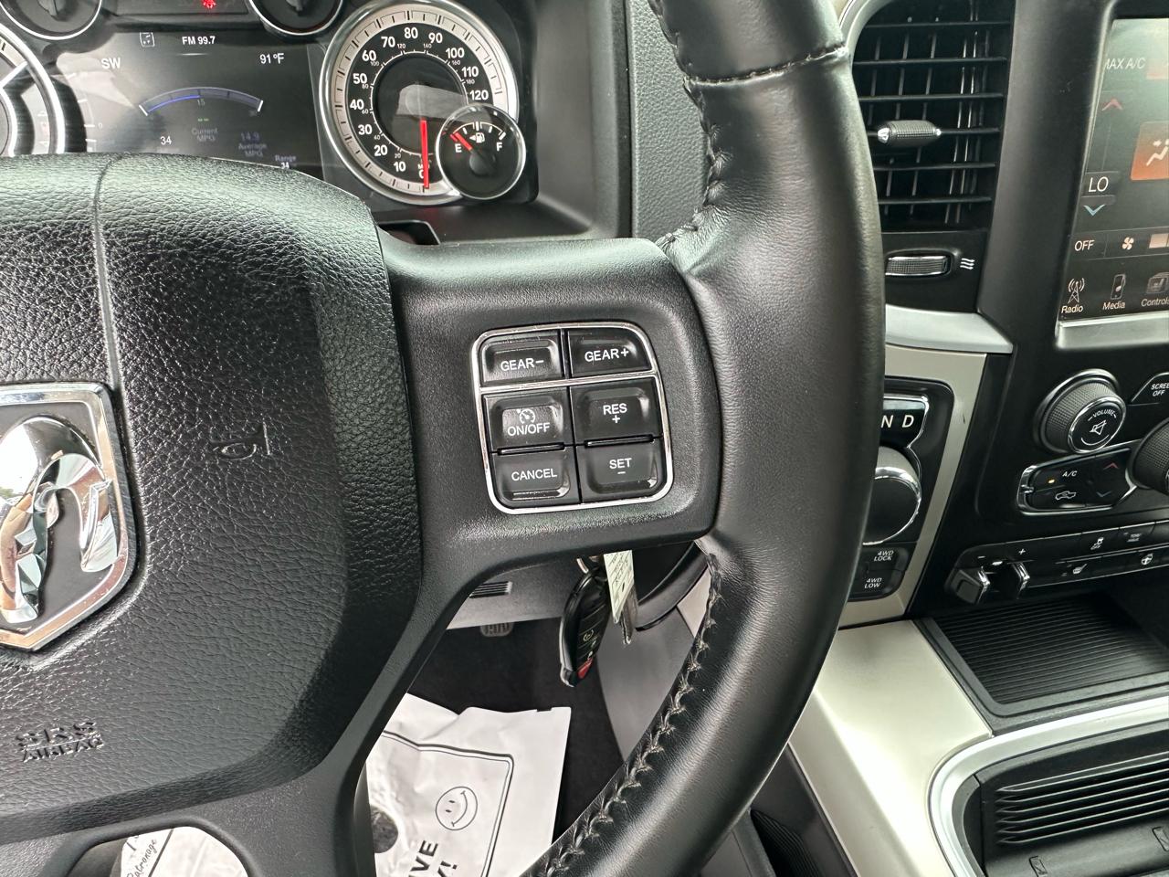 RAM 1500 4WD Quad Cab 140.5" Big Horn 2016