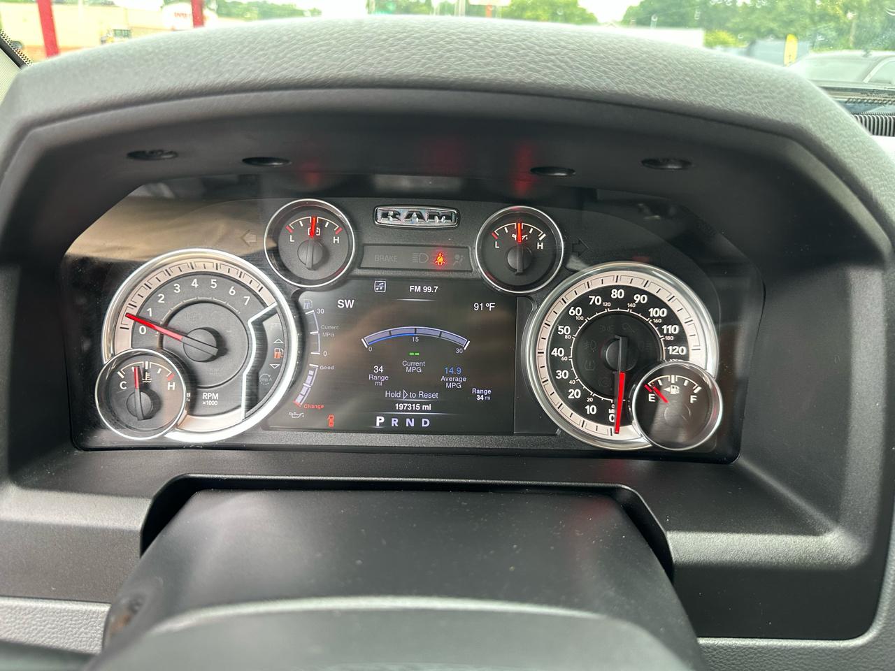 RAM 1500 4WD Quad Cab 140.5" Big Horn 2016