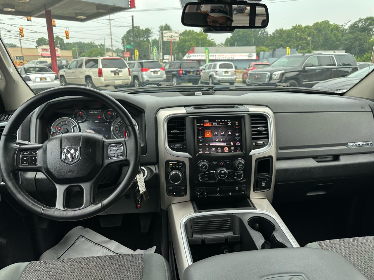 RAM 1500 4WD Quad Cab 140.5" Big Horn 2016
