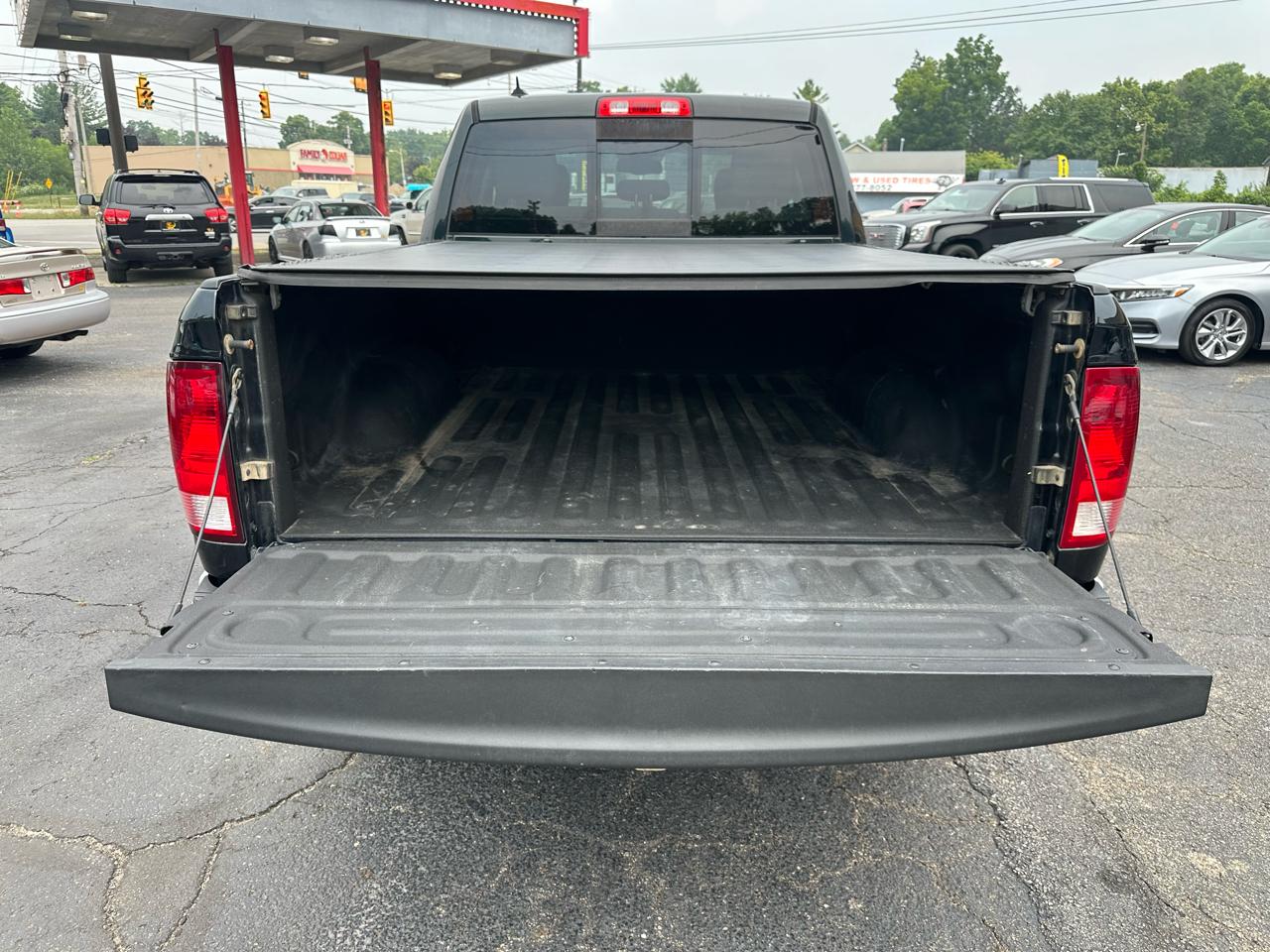 RAM 1500 4WD Quad Cab 140.5" Big Horn 2016