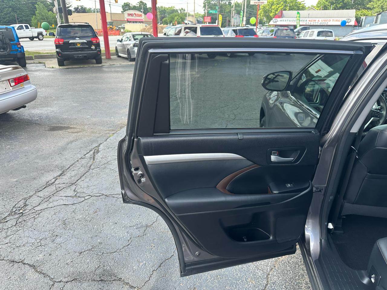 Toyota Highlander AWD 4dr V6 XLE (Natl) 2015