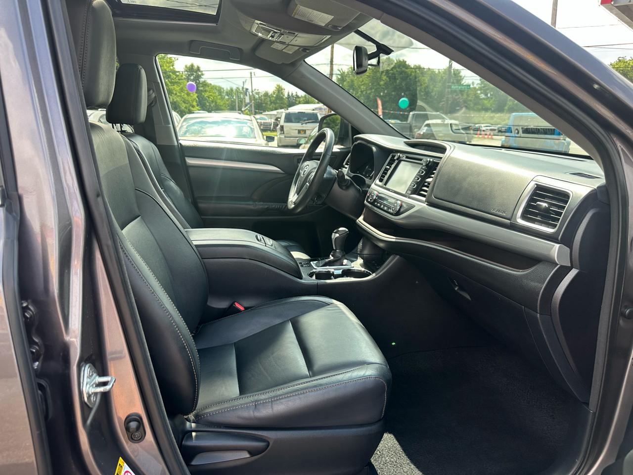 Toyota Highlander AWD 4dr V6 XLE (Natl) 2015