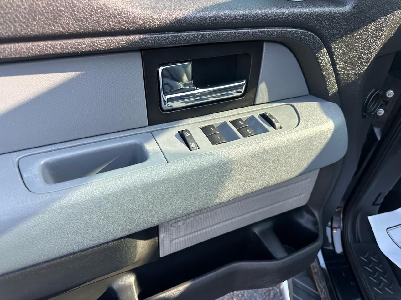 Ford F-150 4WD SuperCrew 145" Platinum 2013