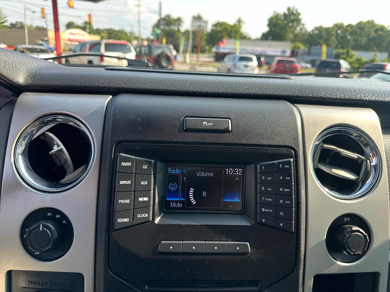 Ford F-150 4WD SuperCrew 145" Platinum 2013