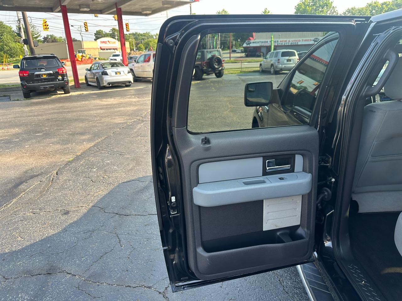 Ford F-150 4WD SuperCrew 145" Platinum 2013