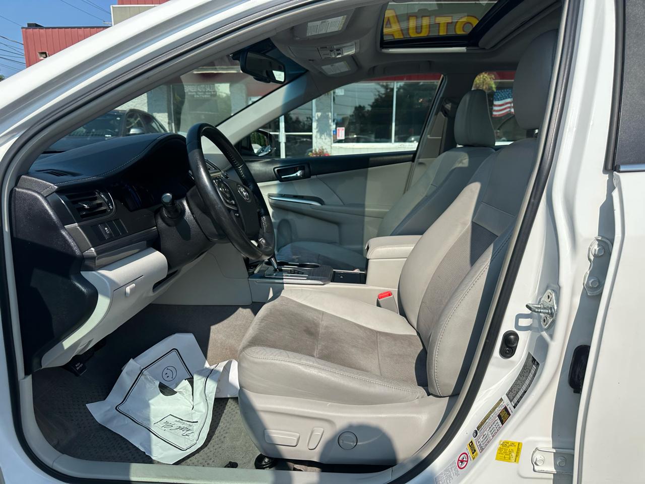 Toyota Camry Hybrid 4dr Sdn XLE (Natl) 2012