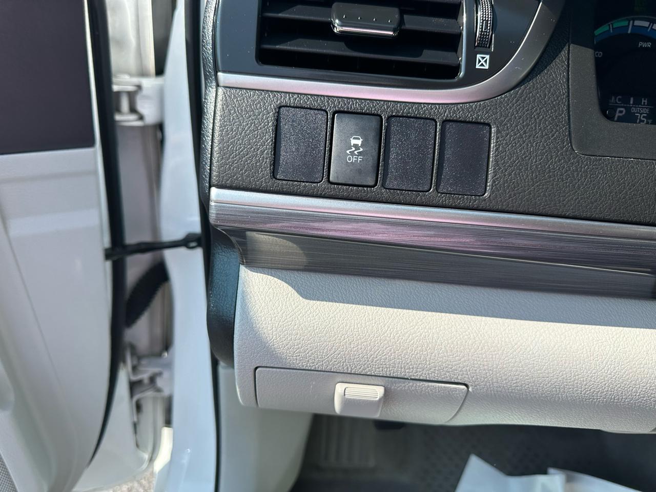 Toyota Camry Hybrid 4dr Sdn XLE (Natl) 2012