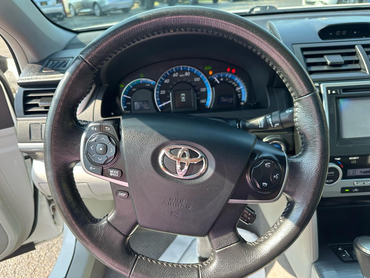 Toyota Camry Hybrid 4dr Sdn XLE (Natl) 2012