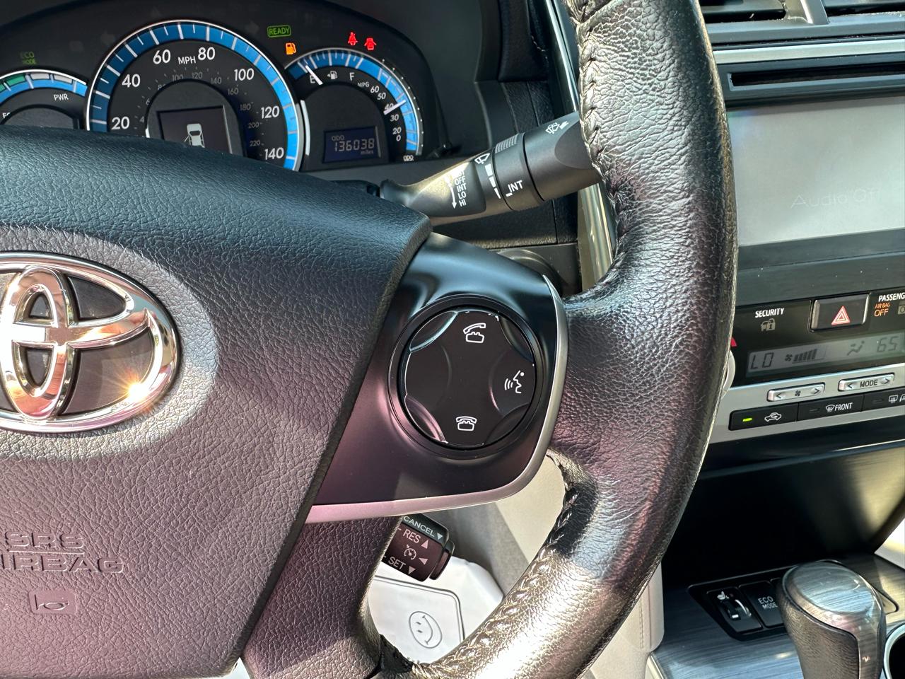 Toyota Camry Hybrid 4dr Sdn XLE (Natl) 2012