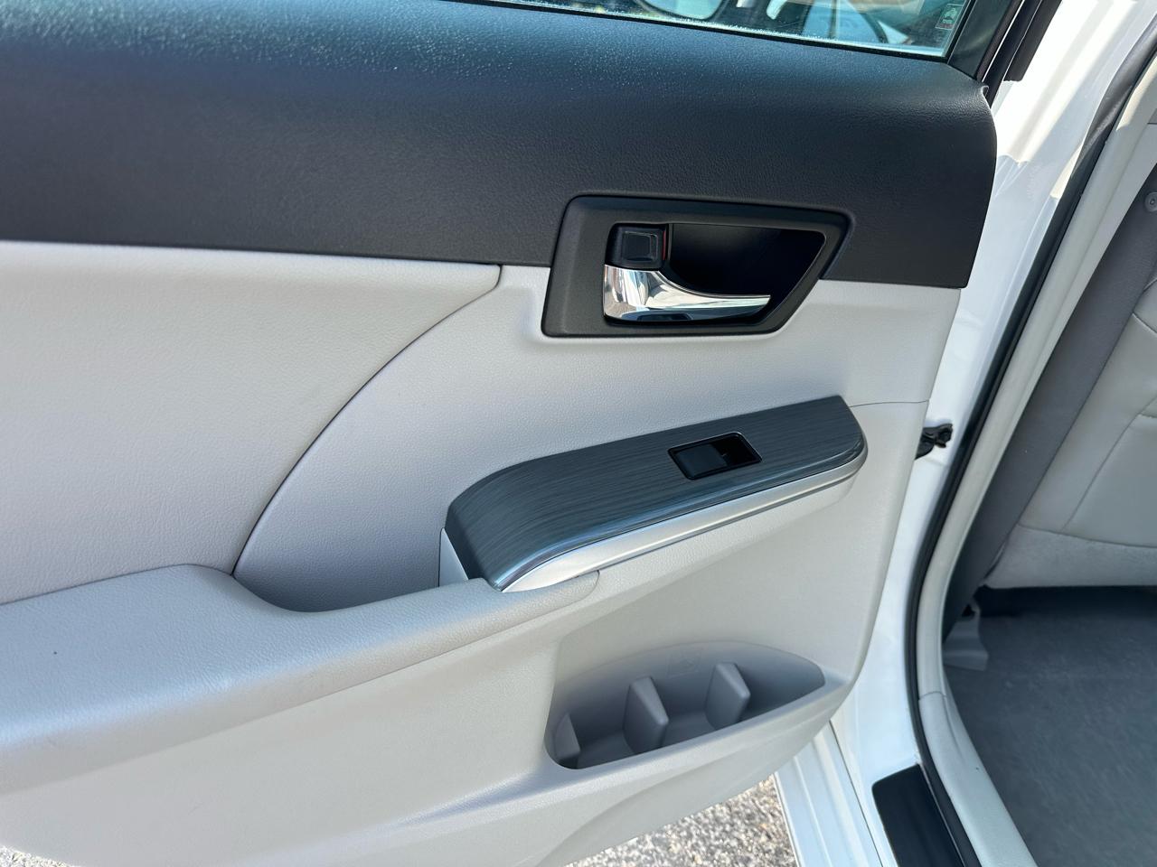 Toyota Camry Hybrid 4dr Sdn XLE (Natl) 2012
