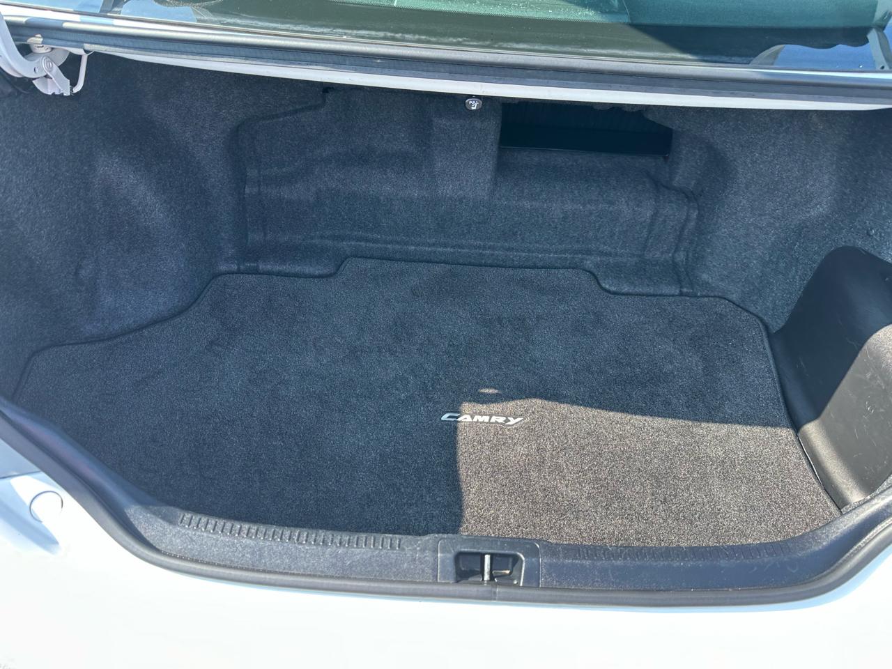 Toyota Camry Hybrid 4dr Sdn XLE (Natl) 2012