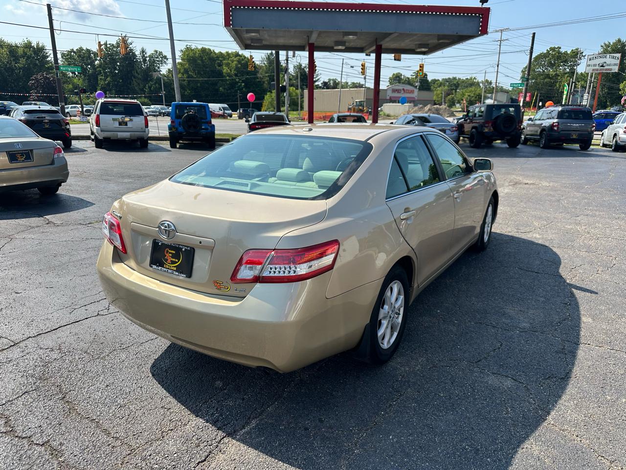 Toyota Camry 4dr Sdn I4 Man (Natl) 2010