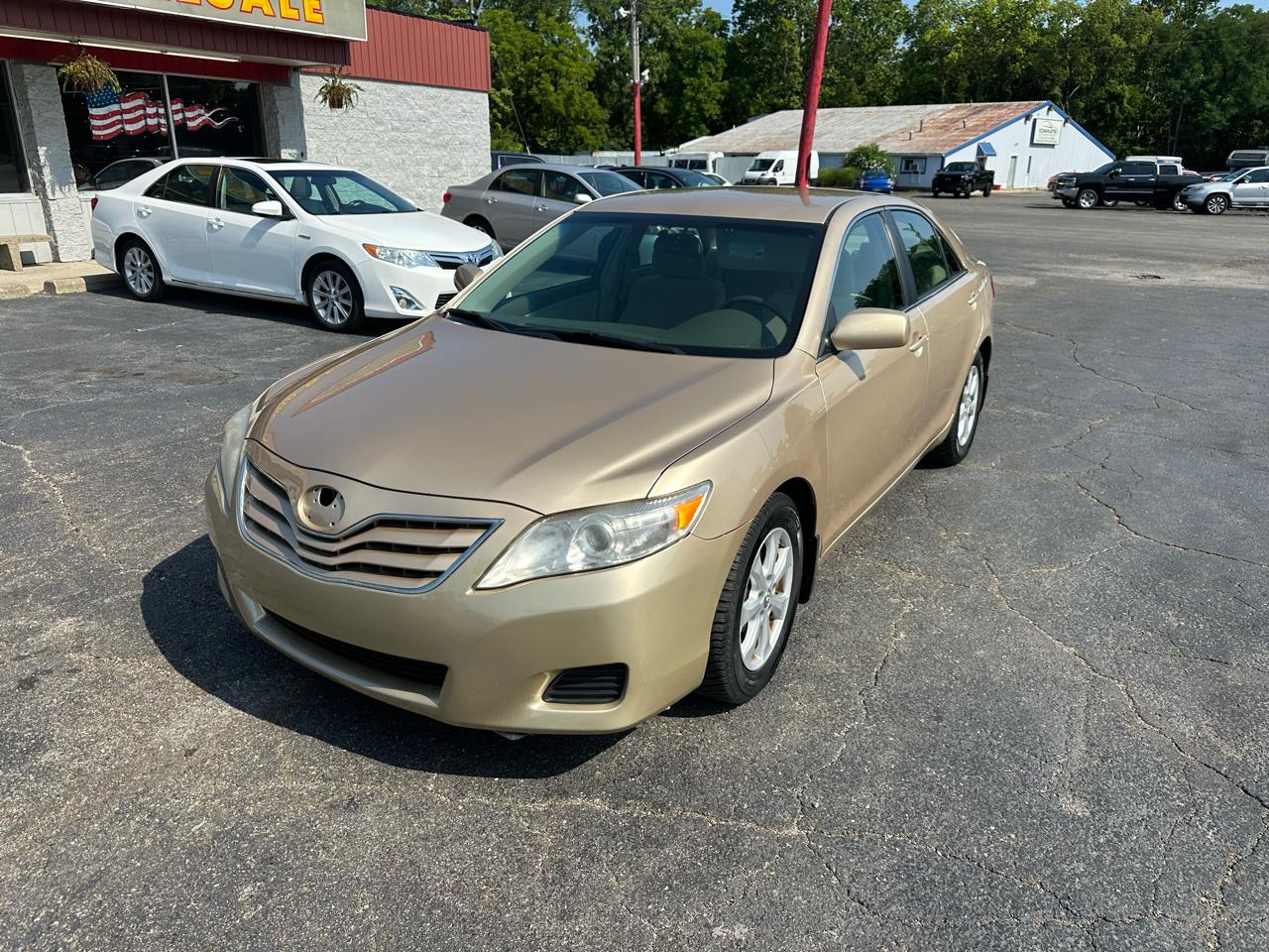 Toyota Camry 4dr Sdn I4 Man (Natl) 2010