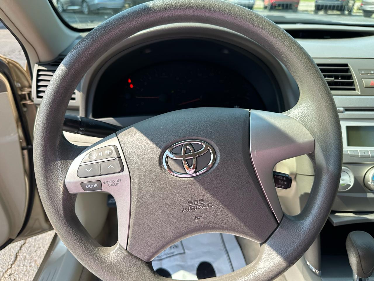 Toyota Camry 4dr Sdn I4 Man (Natl) 2010