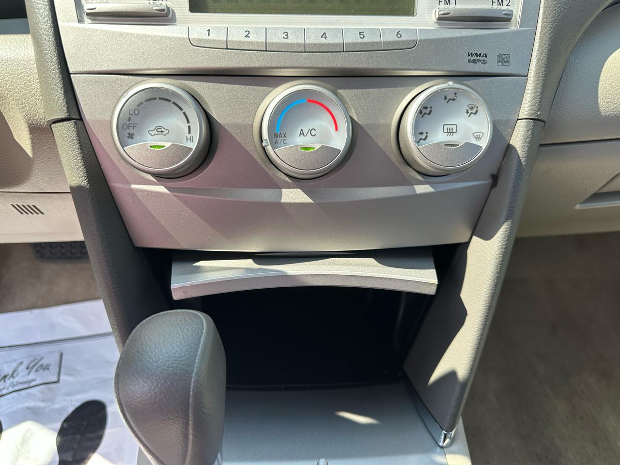 Toyota Camry 4dr Sdn I4 Man (Natl) 2010