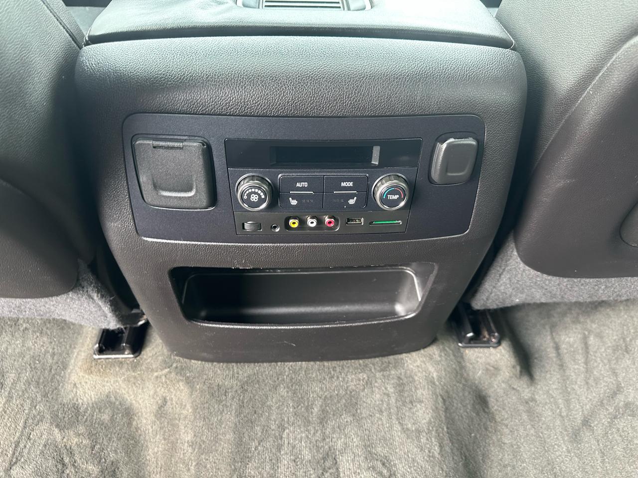Chevrolet Suburban 4WD 4dr LTZ 2015