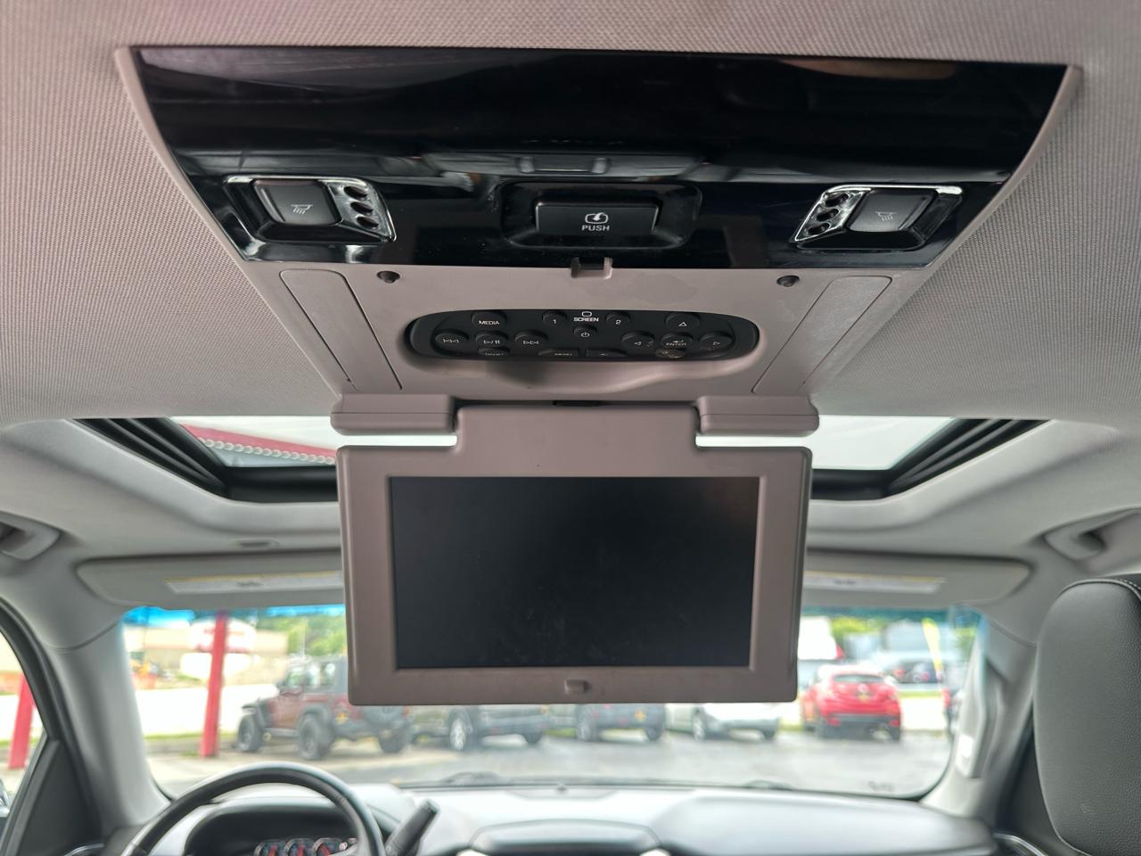 Chevrolet Suburban 4WD 4dr LTZ 2015
