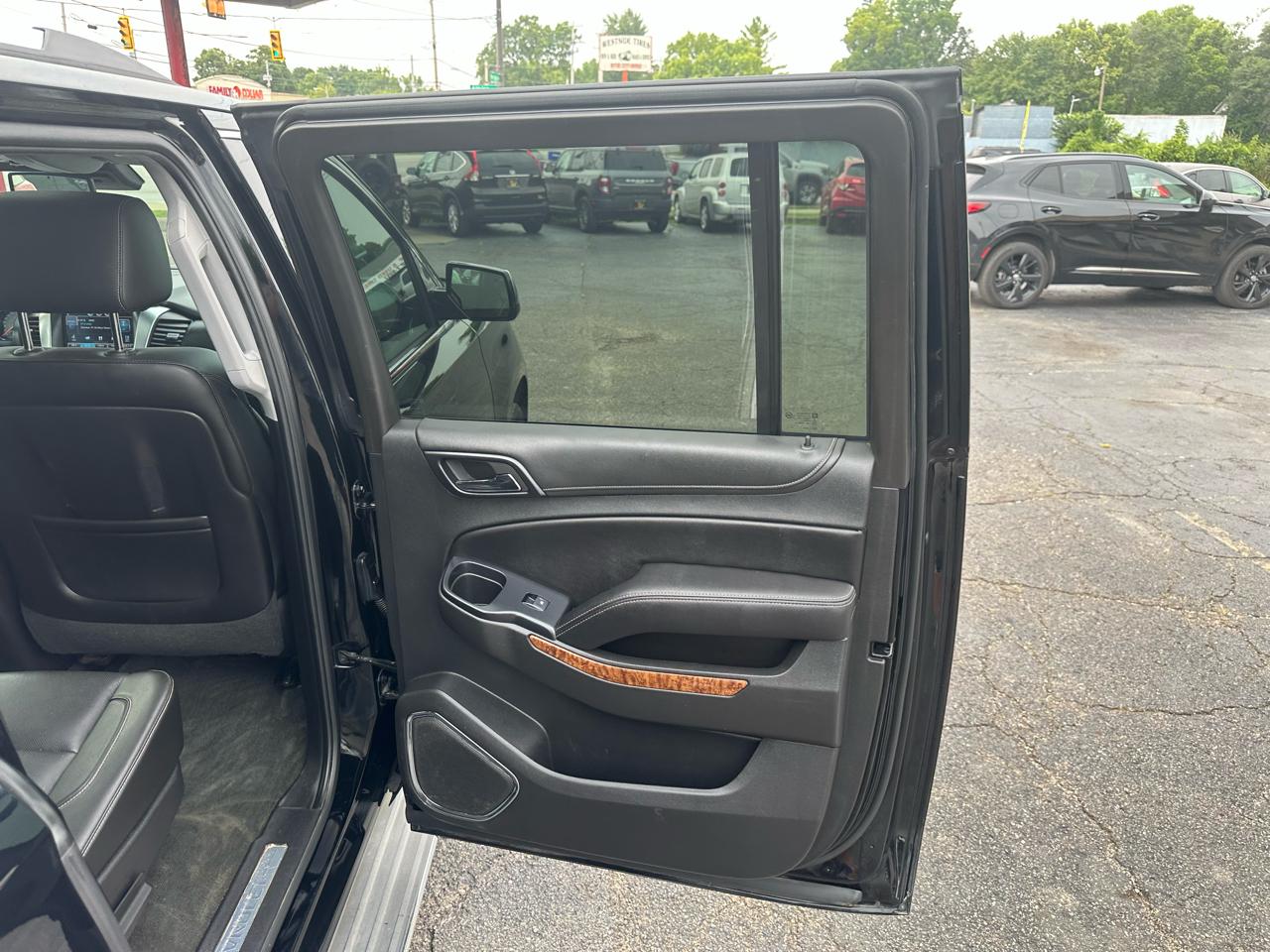 Chevrolet Suburban 4WD 4dr LTZ 2015