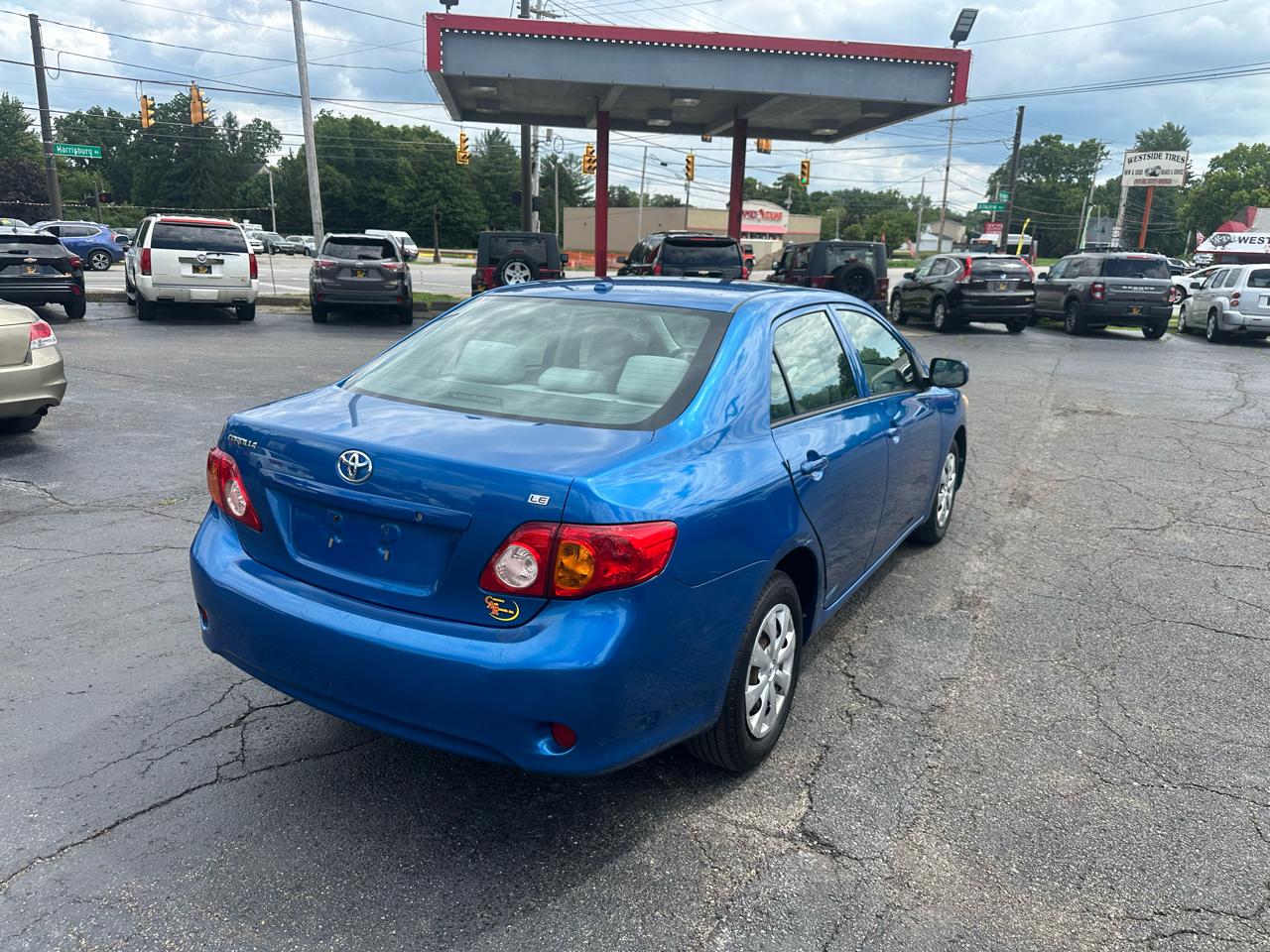 Toyota Corolla 4dr Sdn Man (Natl) 2009