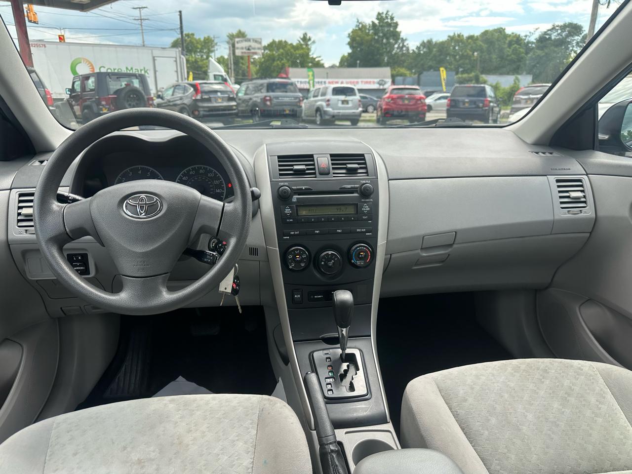 Toyota Corolla 4dr Sdn Man (Natl) 2009