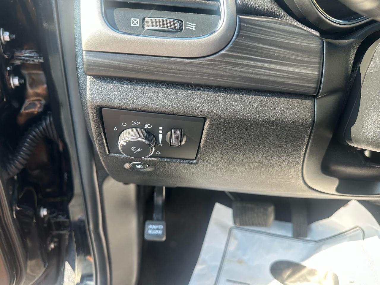 Jeep Grand Cherokee Laredo X 4x4 2021