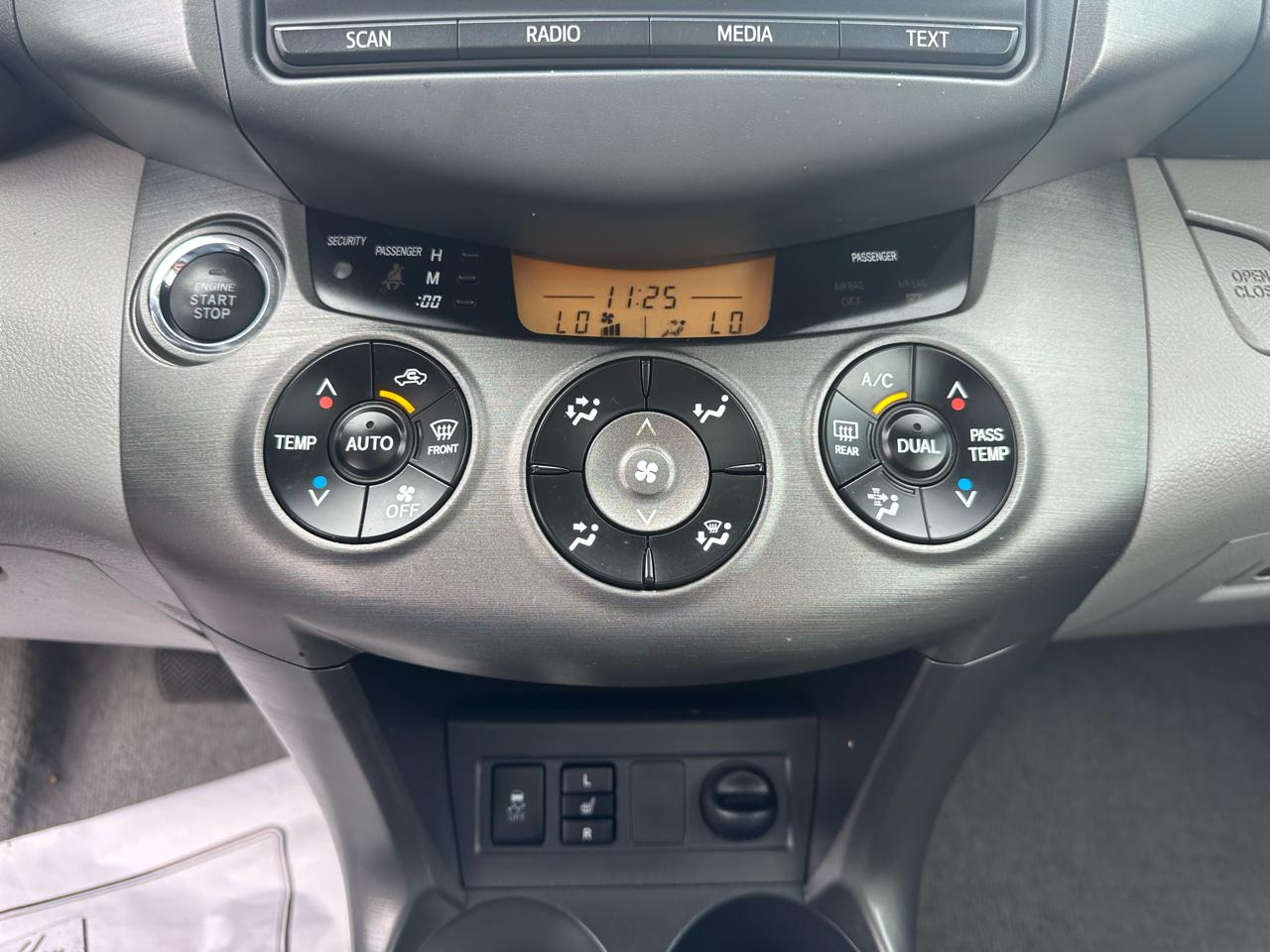 Toyota RAV4 4WD 4dr I4 Limited (Natl) 2012