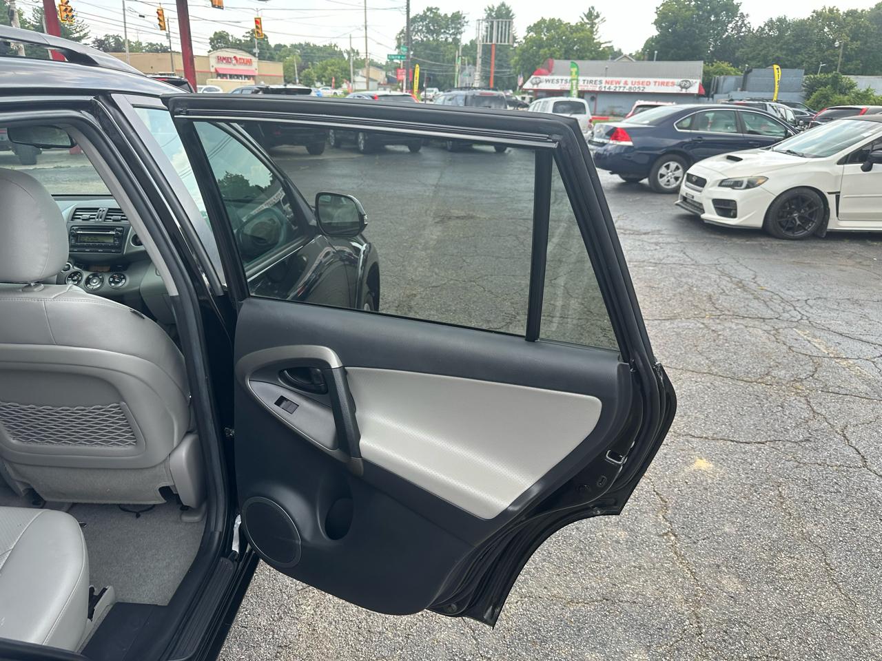 Toyota RAV4 4WD 4dr I4 Limited (Natl) 2012