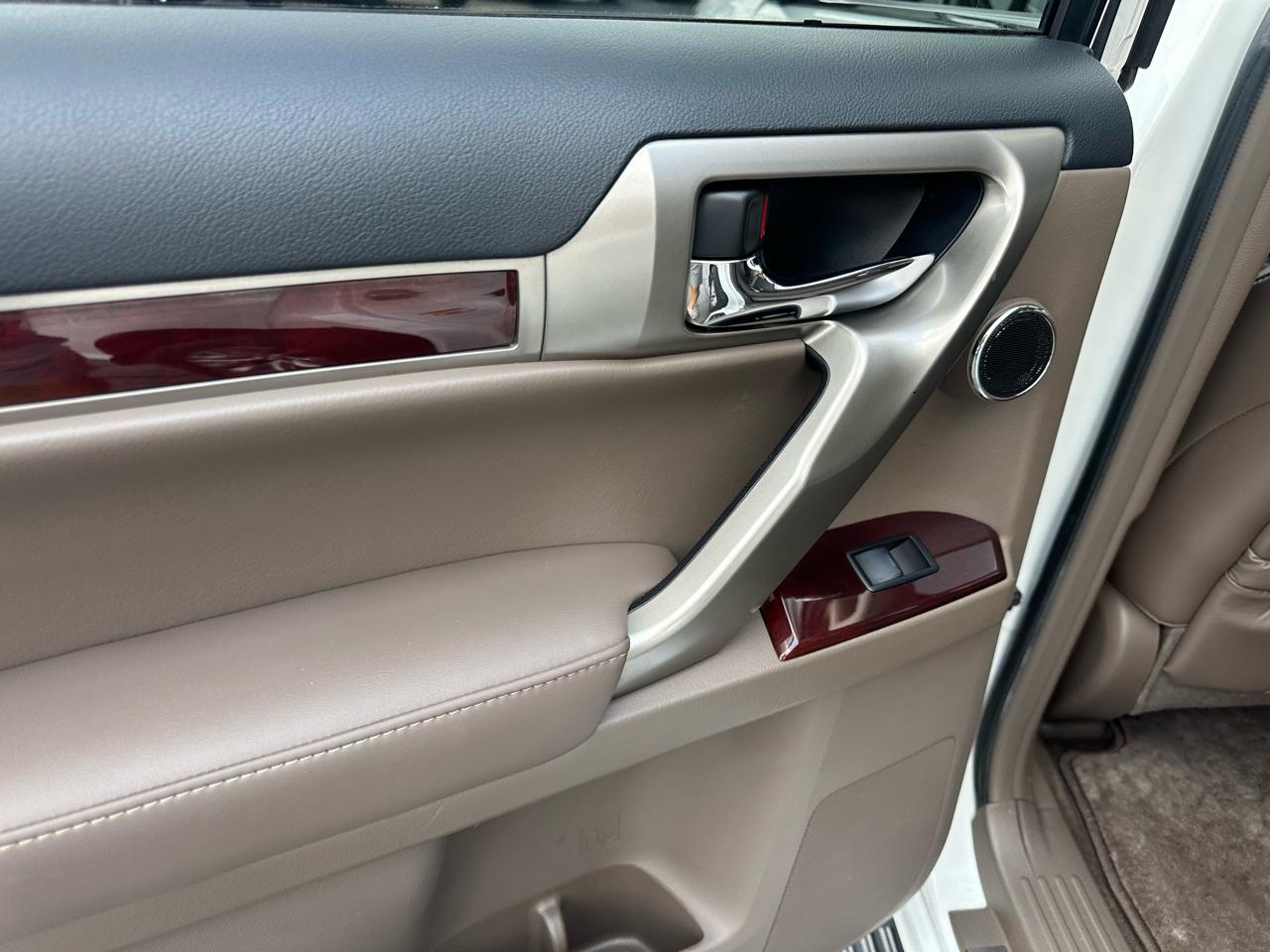 Lexus GX 460 4WD 4dr Luxury 2016