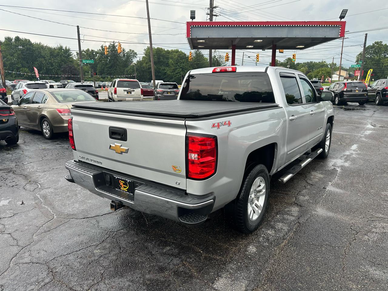 Chevrolet Silverado 1500 4WD Crew Cab 143.5" LT w/1LT 2017