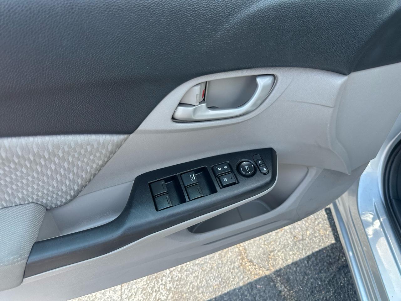Honda Civic Sedan 4dr CVT LX 2015