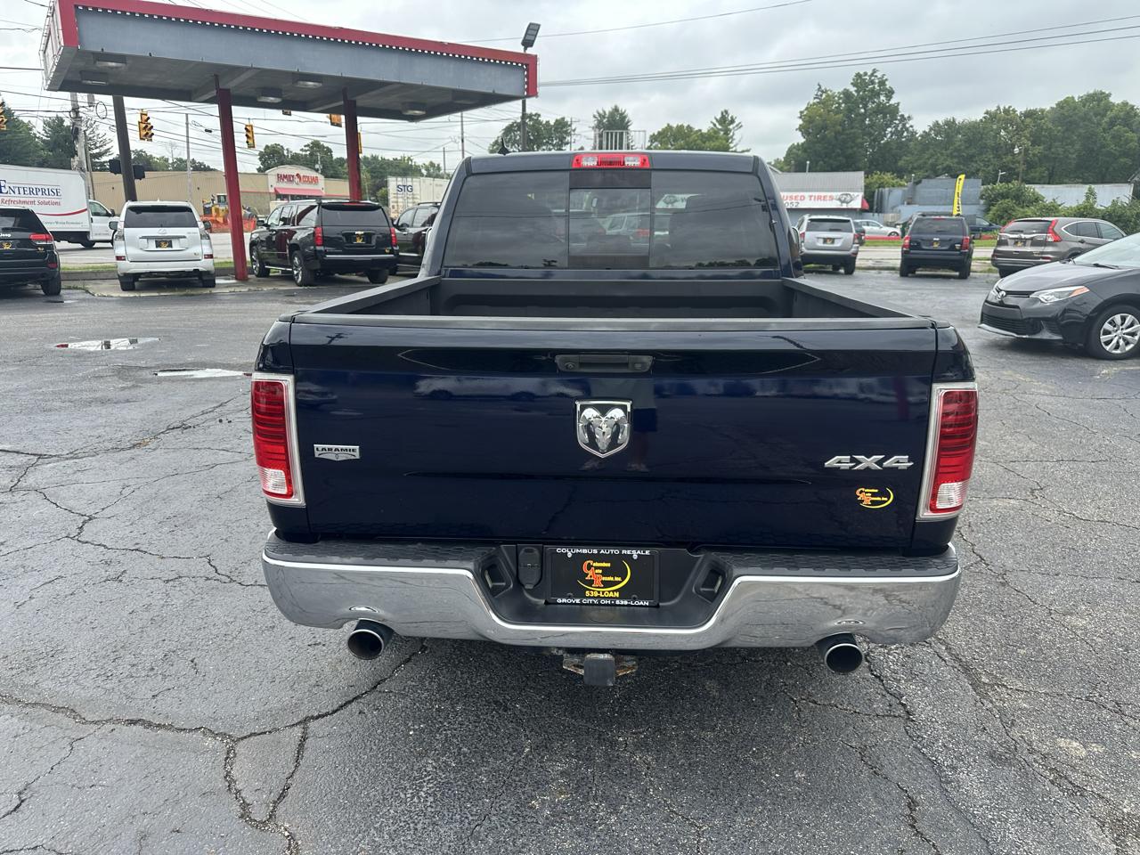 RAM 1500 4WD Crew Cab 140.5" Laramie 2013
