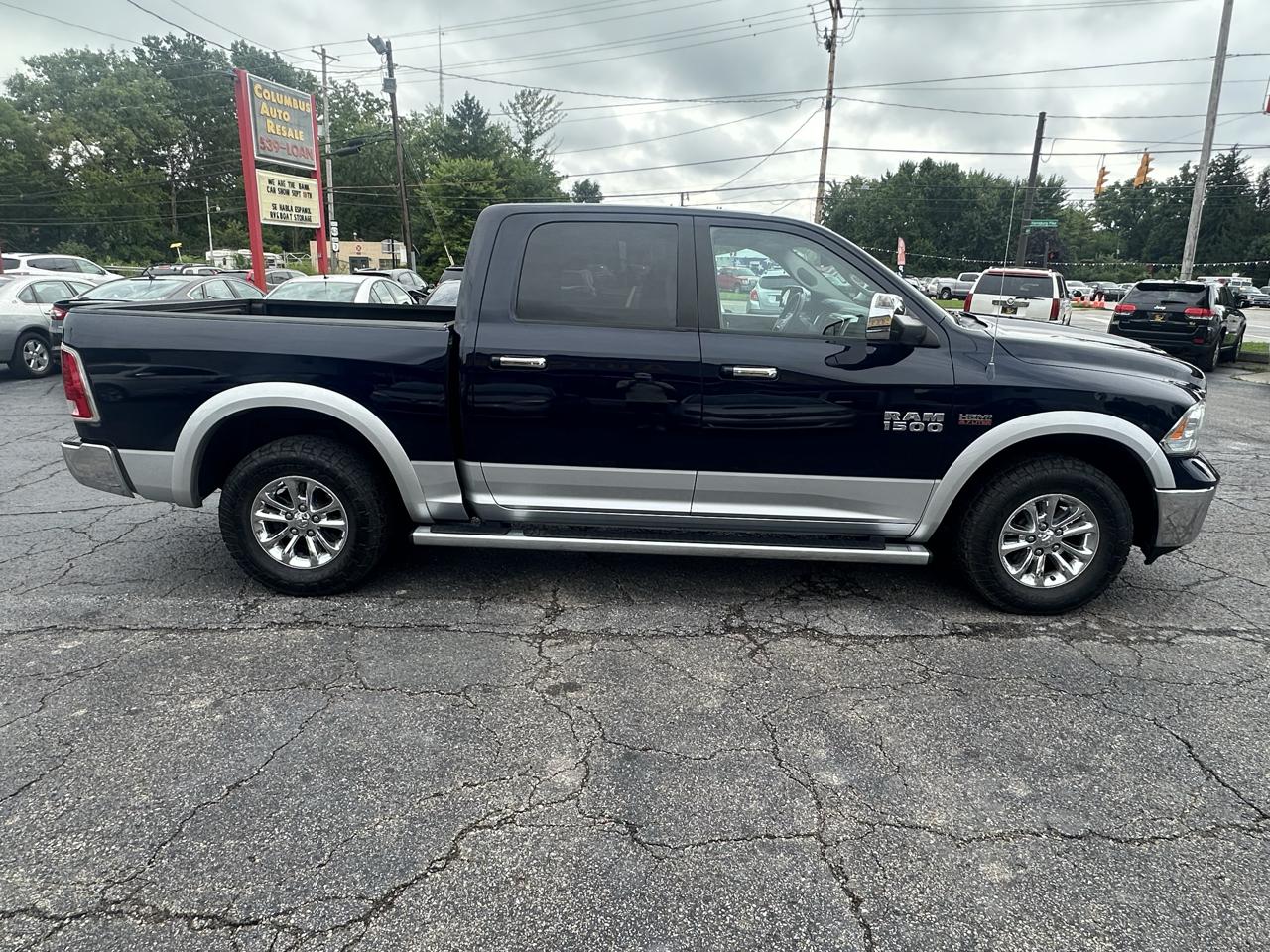 RAM 1500 4WD Crew Cab 140.5" Laramie 2013