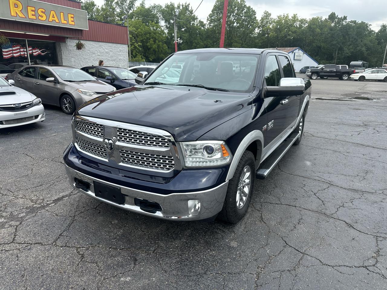 RAM 1500 4WD Crew Cab 140.5" Laramie 2013