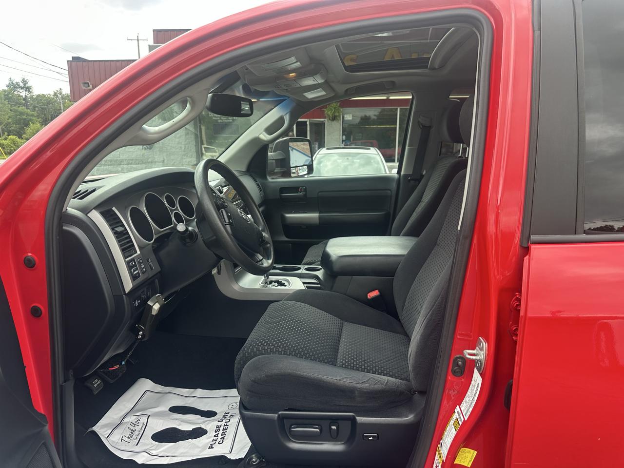 Toyota Tundra 4WD Truck CrewMax 5.7L FFV V8 6-Spd AT (Natl) 2012