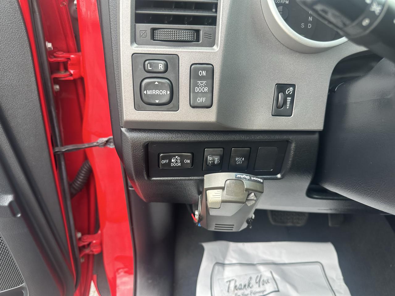Toyota Tundra 4WD Truck CrewMax 5.7L FFV V8 6-Spd AT (Natl) 2012