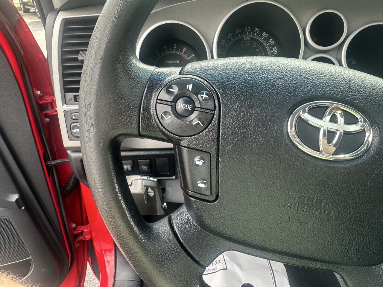 Toyota Tundra 4WD Truck CrewMax 5.7L FFV V8 6-Spd AT (Natl) 2012