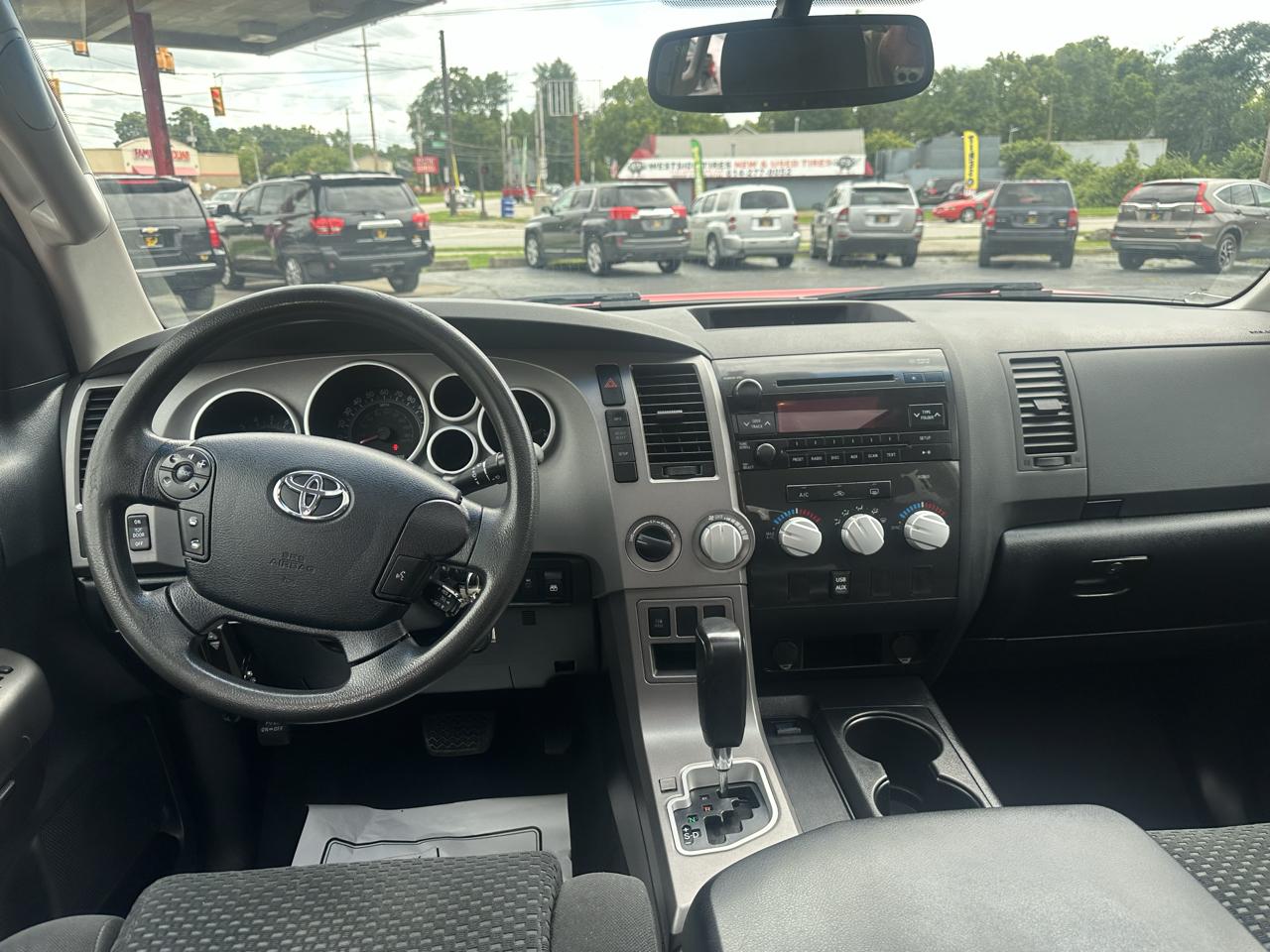 Toyota Tundra 4WD Truck CrewMax 5.7L FFV V8 6-Spd AT (Natl) 2012