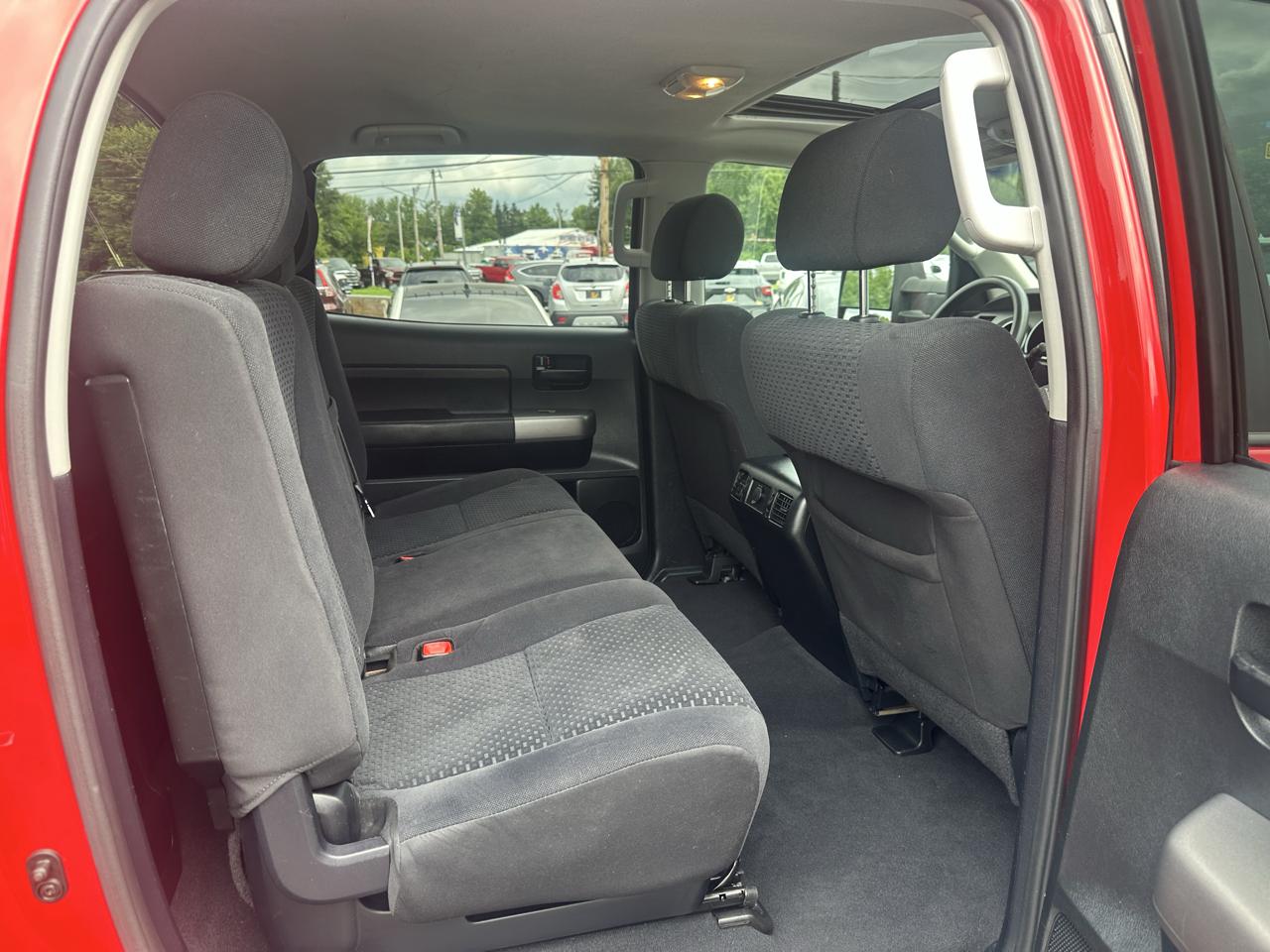 Toyota Tundra 4WD Truck CrewMax 5.7L FFV V8 6-Spd AT (Natl) 2012