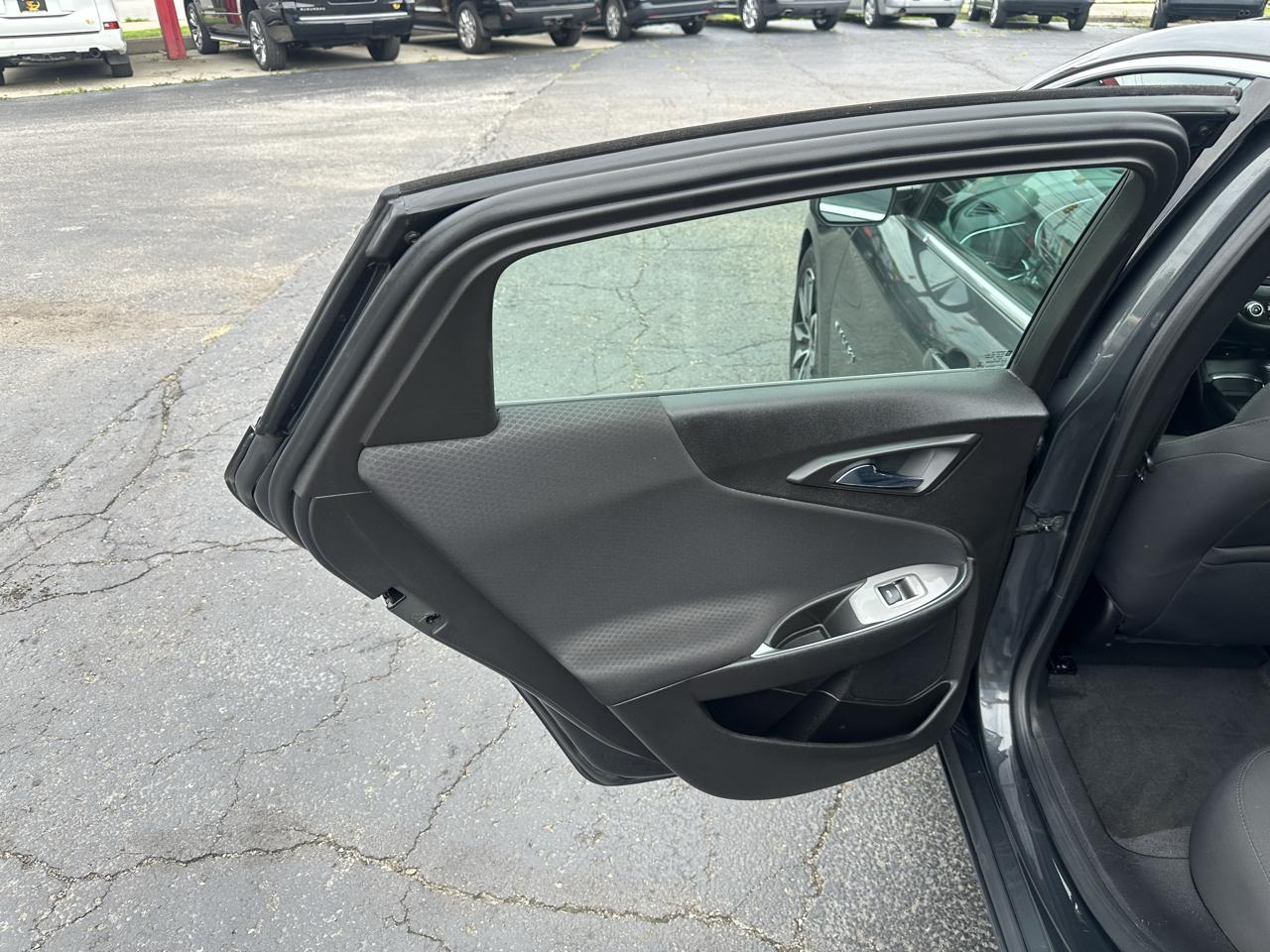 Chevrolet Malibu 4dr Sdn LT w/1LT 2017