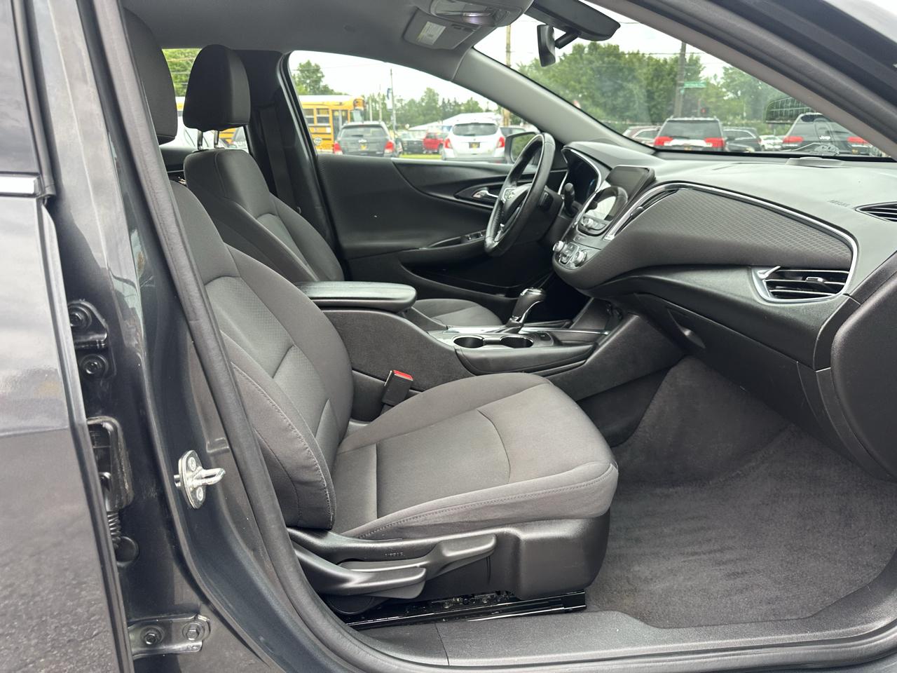 Chevrolet Malibu 4dr Sdn LT w/1LT 2017